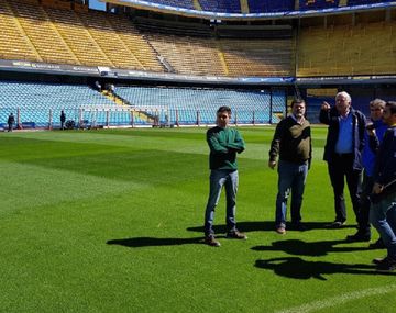 Autoridades de la Federación Peruana pisaron La Bombonera