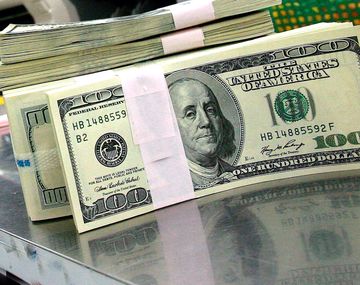 El dólar negro trepó 17 centavos: se vendió $13