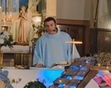 ¿Quién carajo es Kicillof?: los ataques de un sacerdote porteño que rechaza el pase sanitario