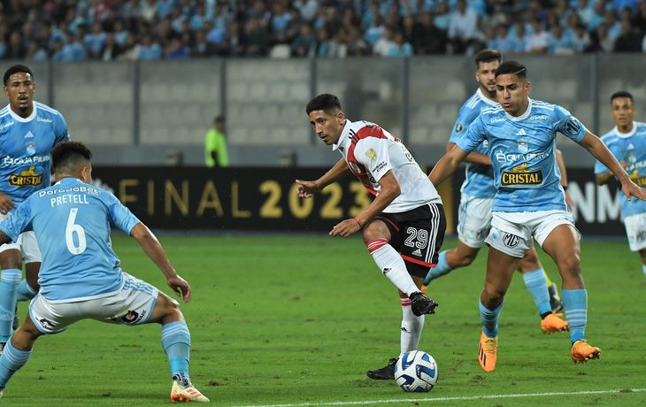 River fue más en Perú, pero rescató un empate y quedó sin margen de error
