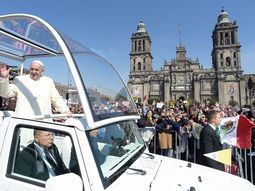 El Papa Francisco visita México en el 2016.. El Papa Francisco visita México en el 2016..