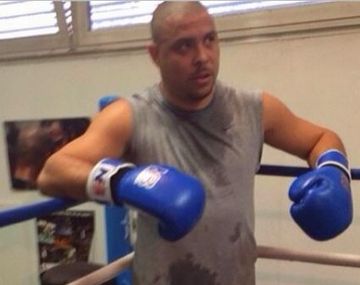 Ronaldo ahora boxea y desafía a los campeones de UFC