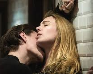 La película de drama y romance que tiene escenas ardientes y sigue sumando vistas