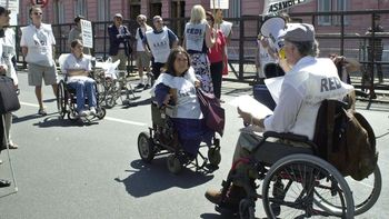 el gobierno elimina pensiones mientras incumple el cupo de empleo para discapacitados el gobierno elimina pensiones mientras incumple el cupo de empleo para discapacitados