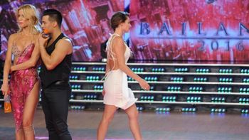 La rivalidad entre Pampita y Nicole Neumann en el Bailando 2016. La rivalidad entre Pampita y Nicole Neumann en el Bailando 2016.