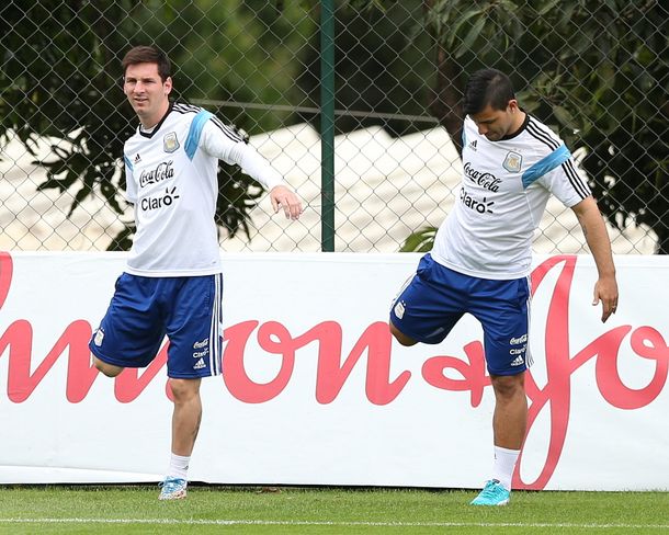 El Kun Agüero pide alentar a la Selección mientras se recupera