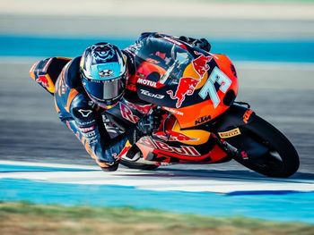 Valentín Perrone sumó puntos en Moto3: fue 13° en Aragón y sigue creciendo