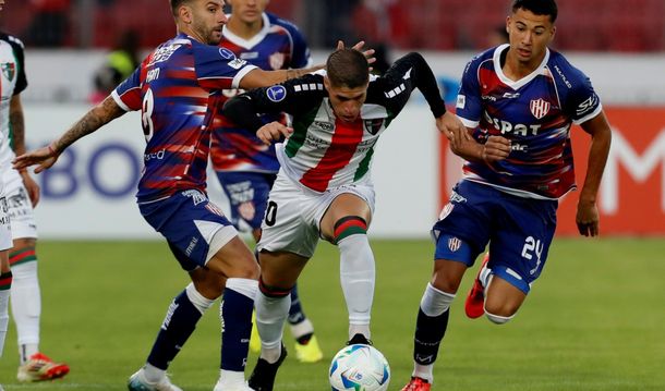 Unión cayó 2-0 ante Palestino y se complica en la Copa Sudamericana