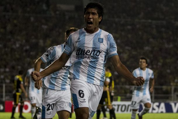 Racing goleó a Deportivo Táchira en el inicio de su sueño copero en Venezuela