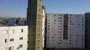 equilibrista cruzo de un edificio a otro a 40 metros de altura equilibrista cruzo de un edificio a otro a 40 metros de altura