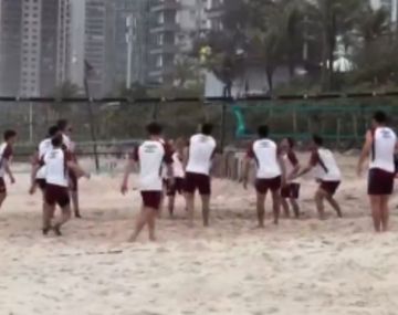 Lanús festejó la clasificación ante Fluminense en las playas de Río de Janeiro