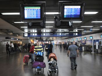 Demoras en Aeroparque y Ezeiza por un conflicto gremial