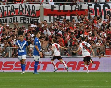 River fue muy superior y goleó 5-0 a Vélez en el Monumental