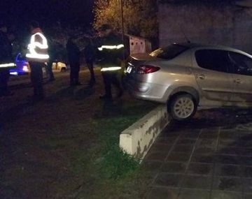 Bahía Blanca: una policía manejaba borracha y se incrustó en una escuela