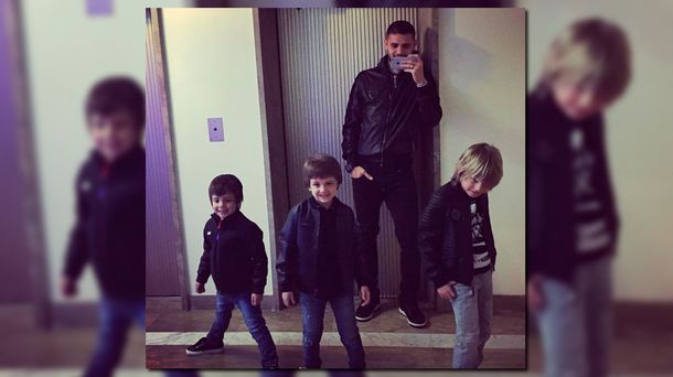 Mauro Icardi hace de padre con los hijos de Maxi López: mirá el video
