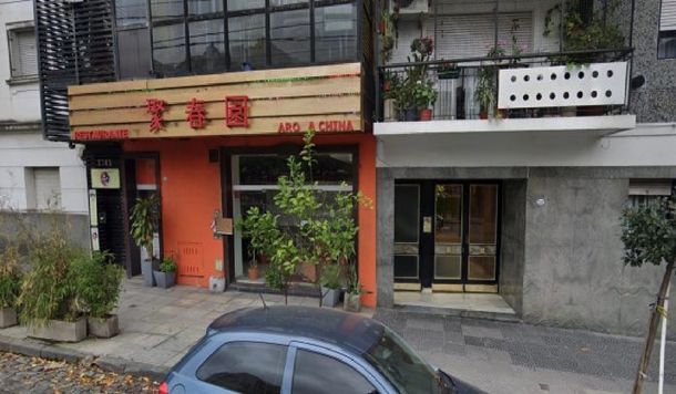 Misterio en Recoleta: apareció muerto un hombre de nacionalidad china en un restaurante