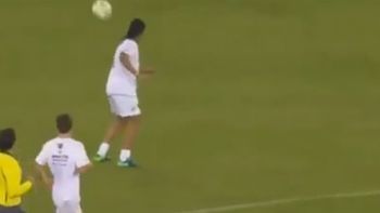 la magia intacta: ronaldinho dejo a todos con la boca abierta con este pase