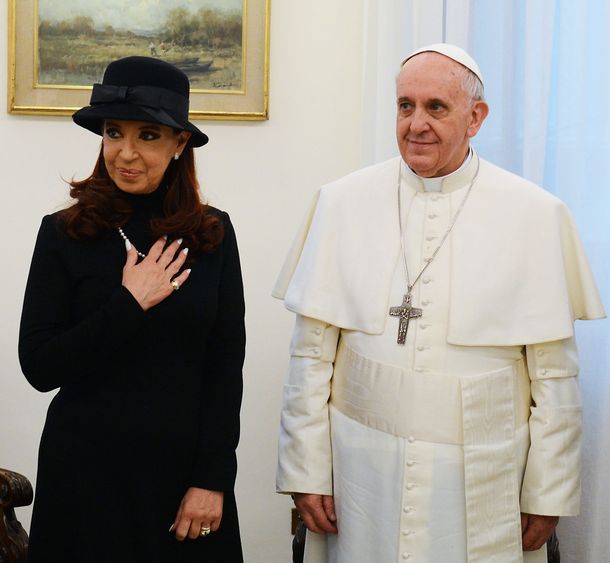 ¿Por qué Cristina no se sacó el sombrero para su encuentro con el Papa?