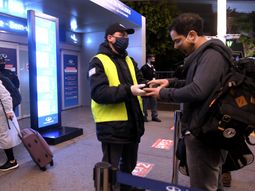 Comenzaron los testeos en Ezeiza: ¿Qué tienen que hacer quienes viajan?