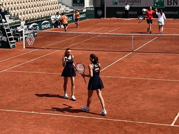 Sabatini y Dulko juegan la final de Roland Garros