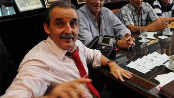 moreno y empresarios definen detalles para la linea de ropa nyp