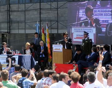 Evo Morales le deseó una pronta recuperación a la Presidente