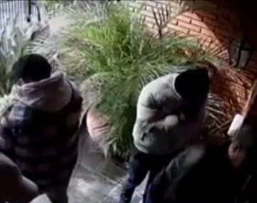 Video: ocho ladrones intentaron entrar a robar a una casa en Caballito