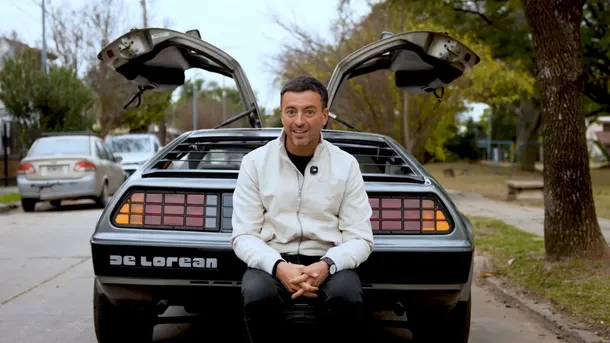 Rodrigo de Loredo apeló al clásico DeLorean de Volver al Futuro para lanzar su candidatura a gobernador