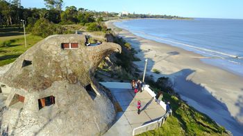 Atlántida, uno de los principales balnearios uruguayos, tendría las condiciones para tener su puerto deportivo. Atlántida, uno de los principales balnearios uruguayos, tendría las condiciones para tener su puerto deportivo.