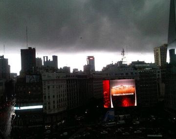 Se hizo de noche: diluvió en la Capital Federal y el Conurbano