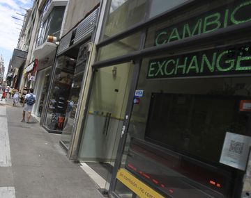 El dólar cerró en menos de $8 y el Banco Central compró 20 millones de dólares