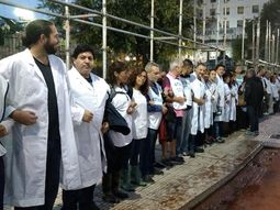 Se viralizó un mensaje de apoyo a los docentes tras la represión - Crédito:&nbsp;@utectera