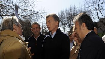 macri se mostro con cobos, dio un guino de unidad con la ucr y dijo terminara con la inflacion macri se mostro con cobos, dio un guino de unidad con la ucr y dijo terminara con la inflacion