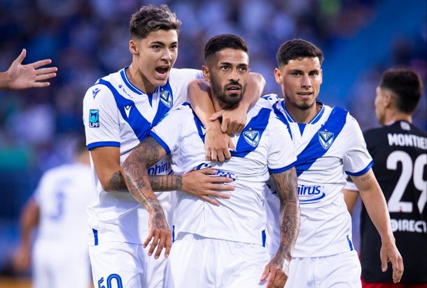 Ley del ex: Manuel Lanzini abrió el marcador para Vélez ante River y no gritó el gol