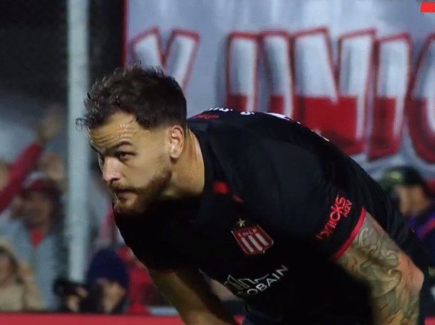 González Pirez debutó con un error en Estudiantes: los hinchas de River estallaron en redes