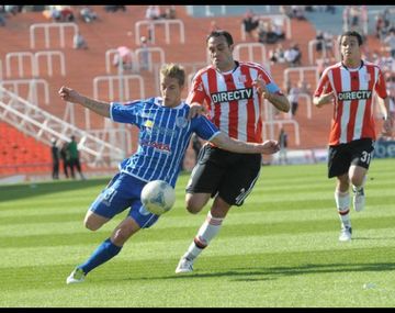 Acosado por el descenso