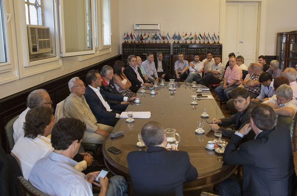 Scioli y los diputados del FpV volvieron a criticar las designaciones en la Corte