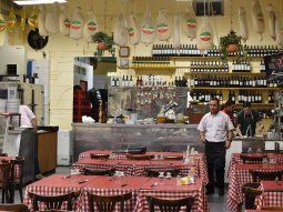 Bodegón en Buenos Aires: el restaurante que hace la mejor carne al horno de la Ciudad