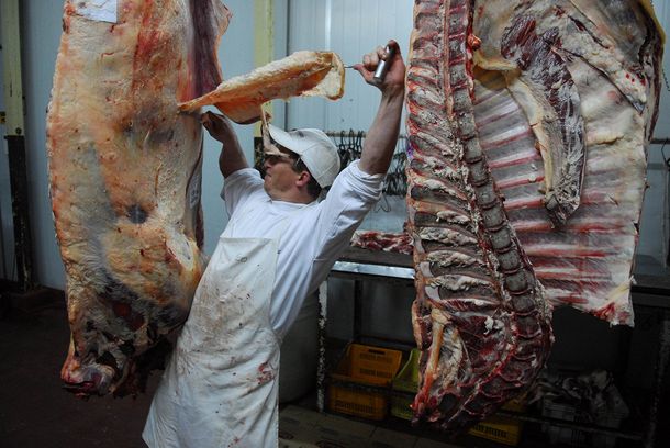 Carne a precios populares: negocian 12 tipos de cortes para 2021