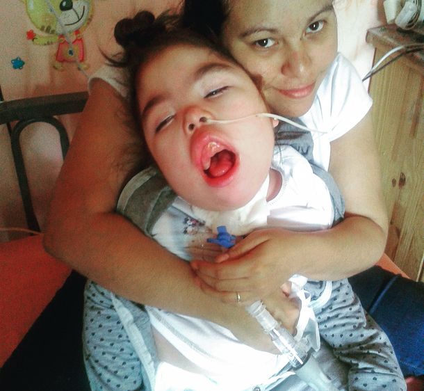 Una niña electrodependiente sufrió durante 30 horas un corte de luz