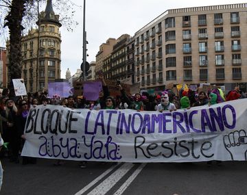 Feminismos internacionales: latinoamericanas marcharon juntas en Barcelona