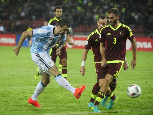 Qué le pidió Mascherano a Pratto en el medio del partido con Venezuela?