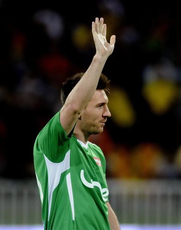 Ante una multitud, Lionel Messi jugó a beneficio en Colombia