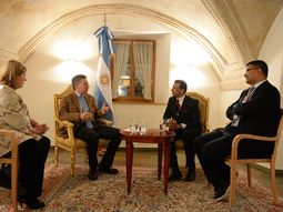 macri dio inicio a su cargada agenda en davos con tres breves reuniones macri dio inicio a su cargada agenda en davos con tres breves reuniones