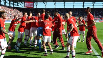 ya es costumbre: bayern munich gano la bundesliga por cuarta vez consecutiva ya es costumbre: bayern munich gano la bundesliga por cuarta vez consecutiva
