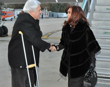 De la Sota recibió a Cristina Fernández al llegar a Córdoba