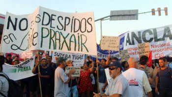 protesta y corte parcial en la panamericana y 197: trabajadores de una multinacional reclaman por despidos sin causa