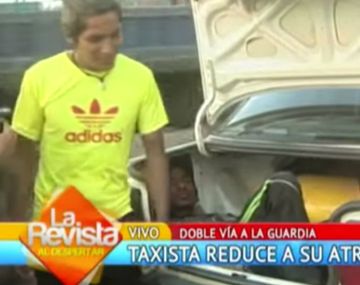 Taxista capturó a ladrón y lo guardó en el baul