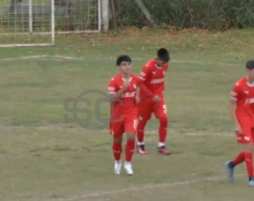 El gol de Benjamín Agüero en el triunfo de la Octava de Independiente