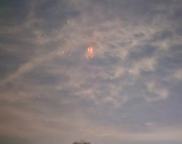 Aseguran ver ovnis en La Plata: los videos de las extrañas luces en el cielo